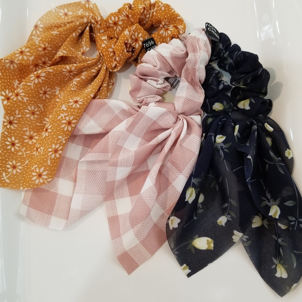 Bow Scrunchies